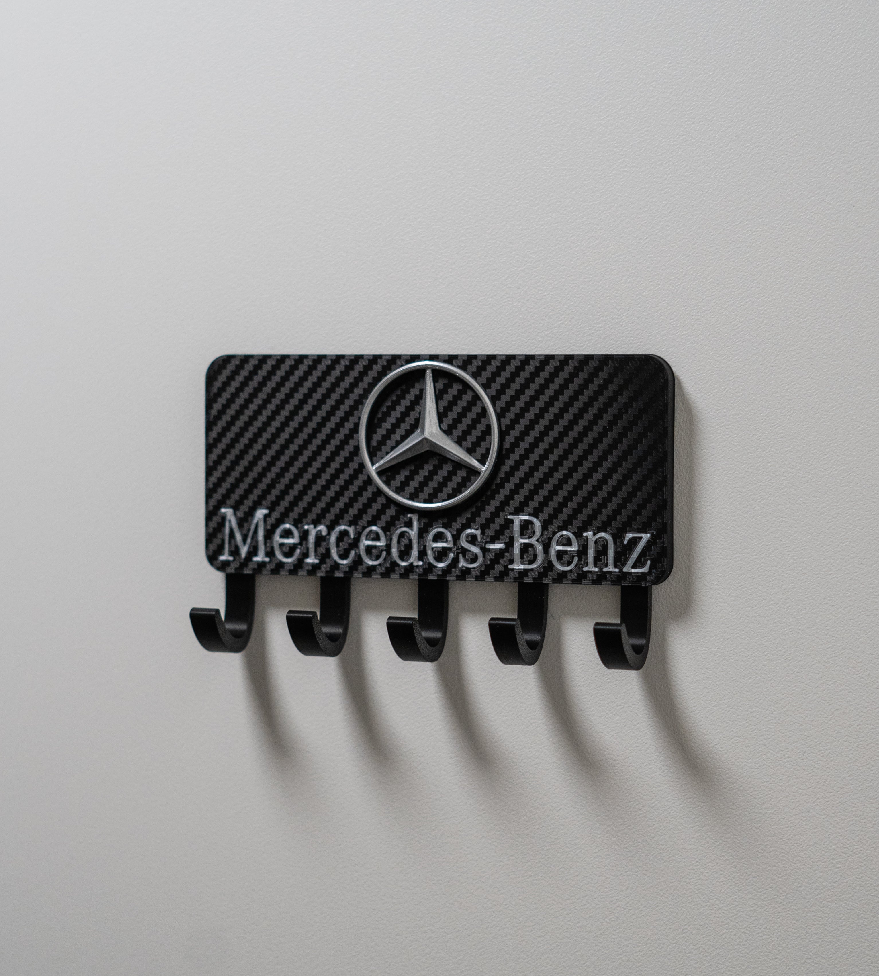 Mercedes Benz 5 koukun naulakko