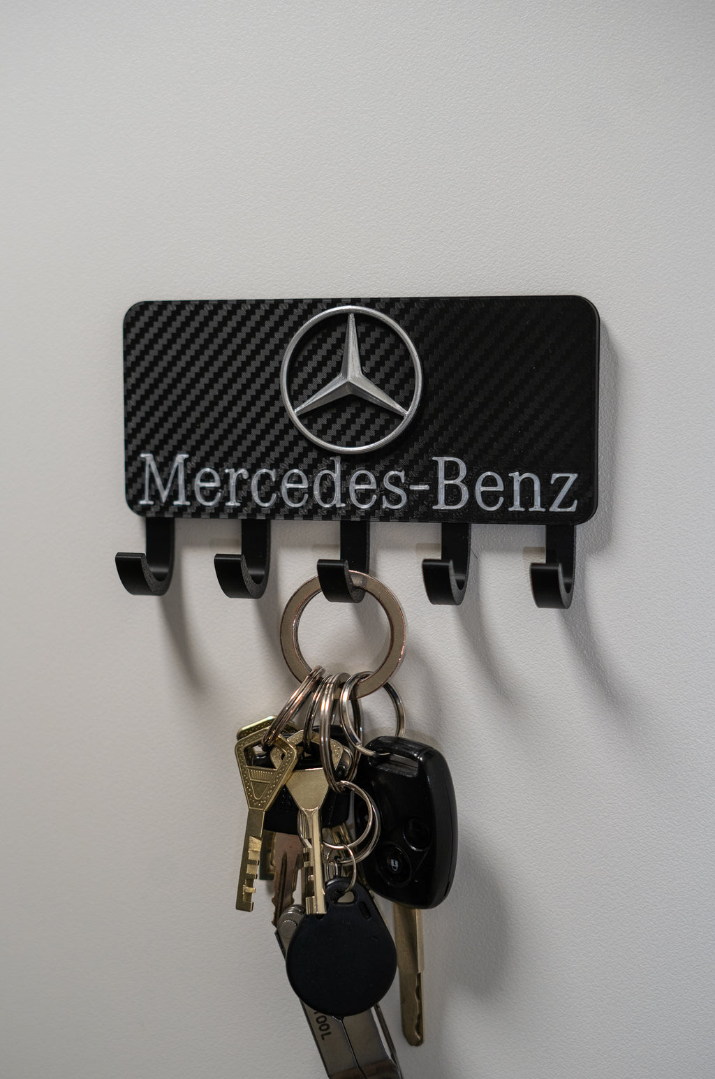 Mercedes Benz 5 koukun naulakko