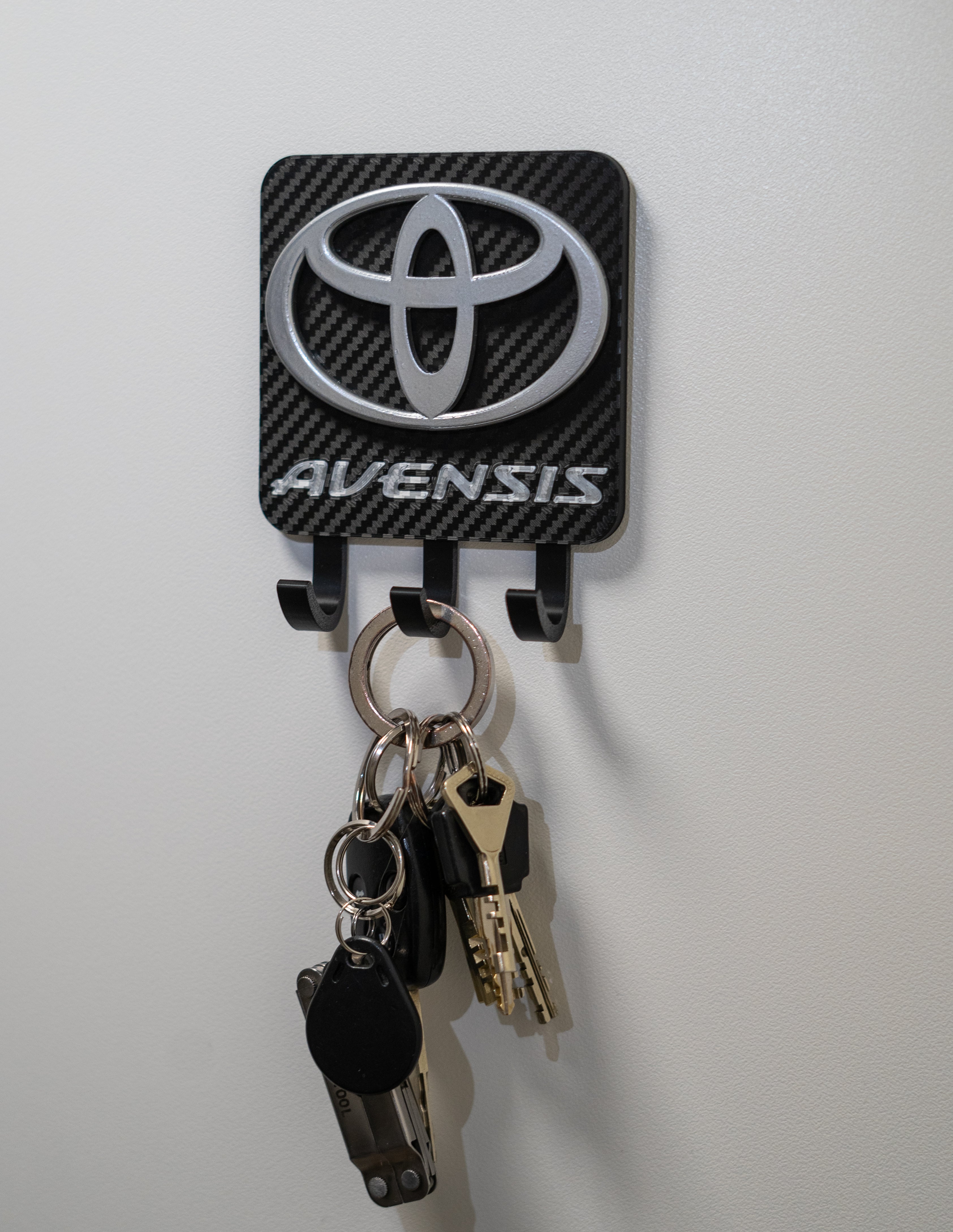 Toyota Avensis Naulakko